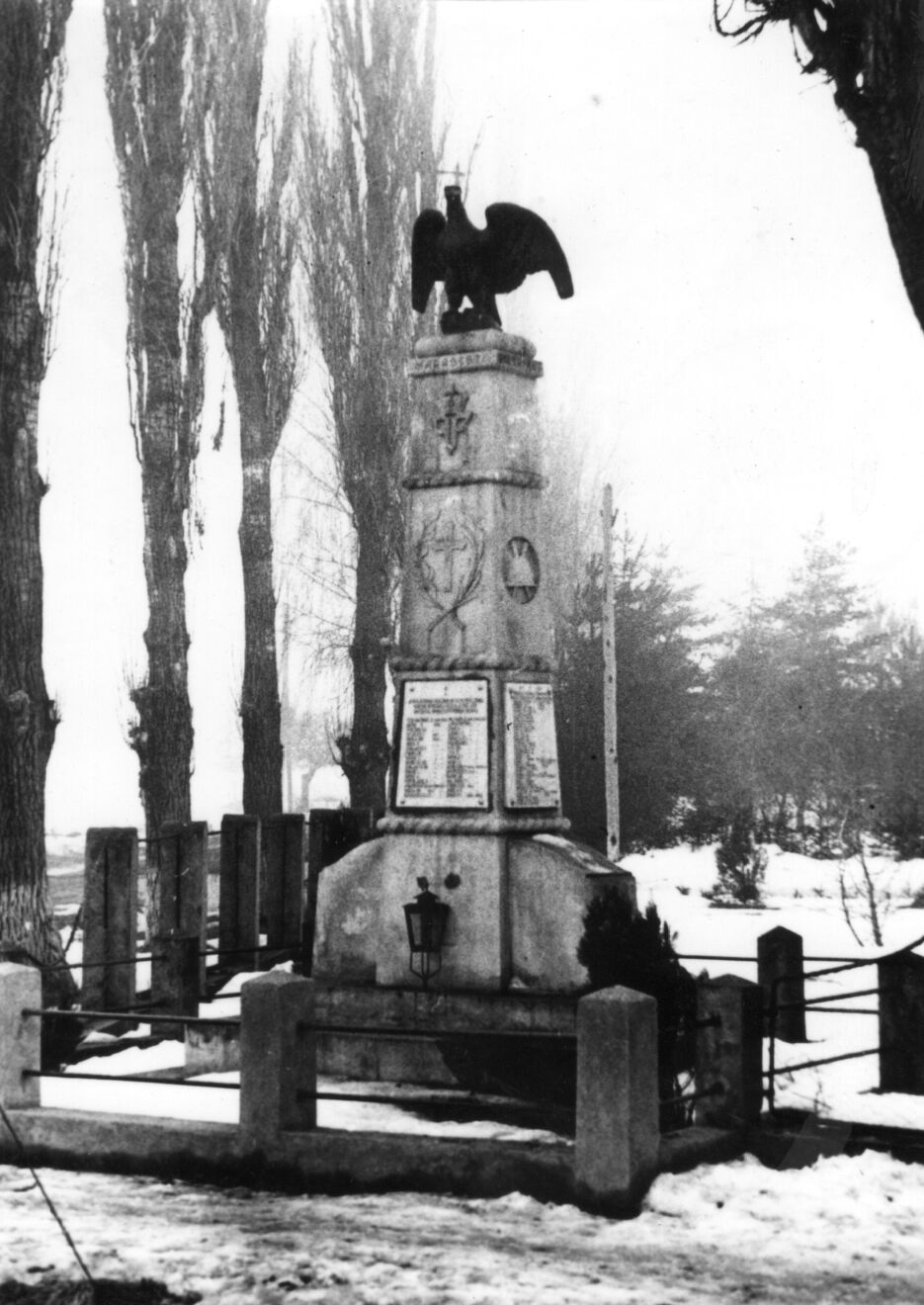 Monument al eroilor căzuţi în Primul Război Mondial și în Al Doilea Război Mondial